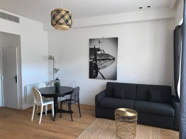 De Luxe - Petit Varenne Appart hôtel *